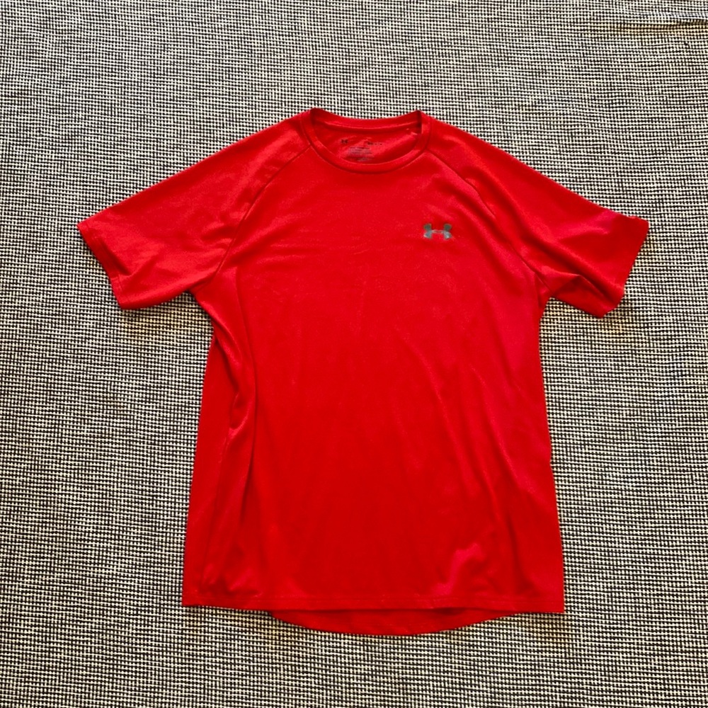 Men’s under armour dri fit short sleeve top